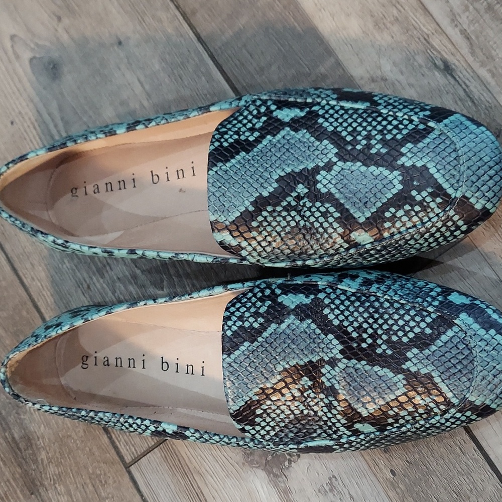 Gianni Bini | Macen Blue Snake Print leather Loafers sz 7.5